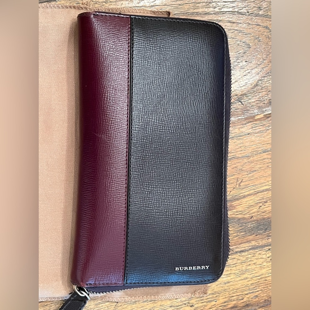 Burberry wallet